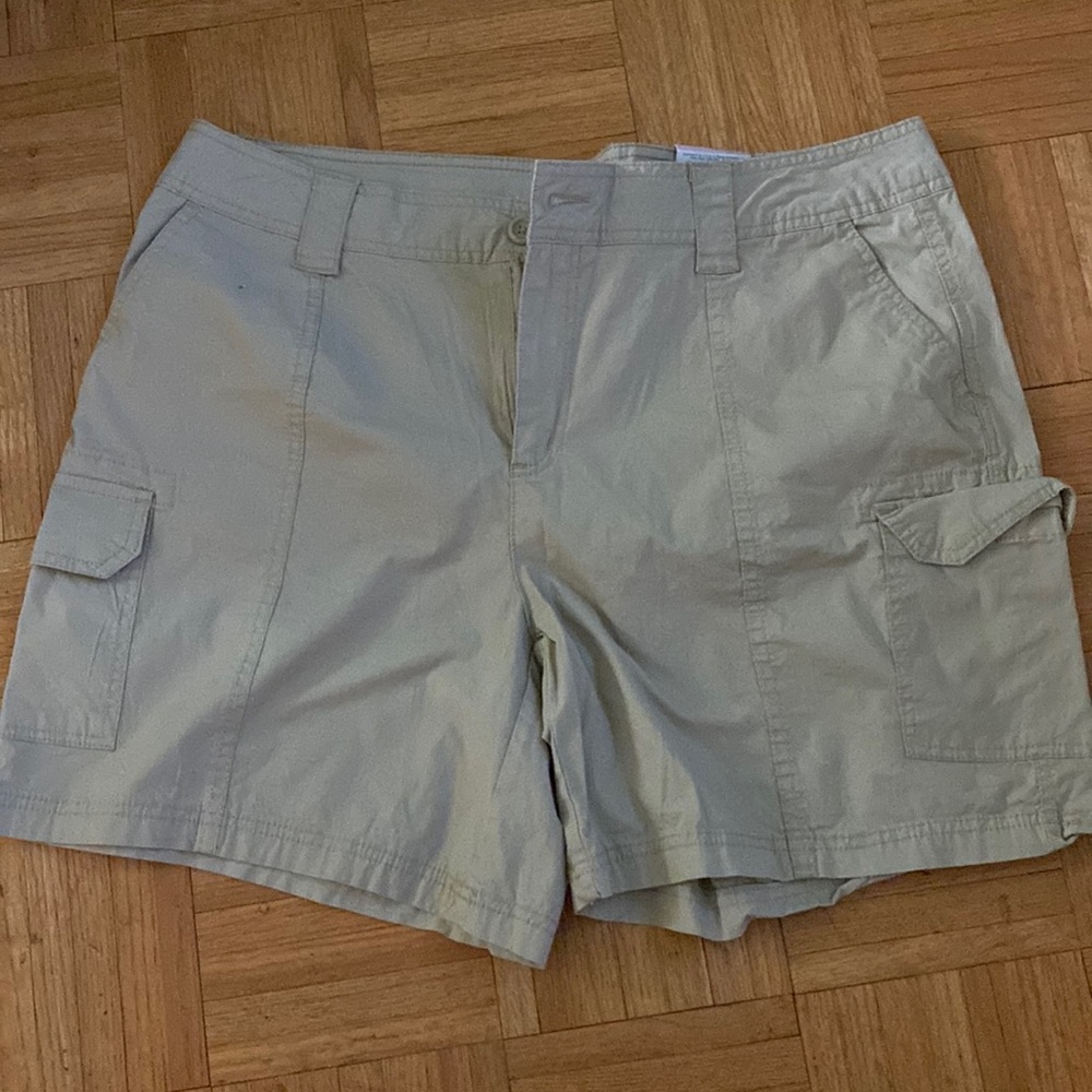 Beige cargo shorts size 18W